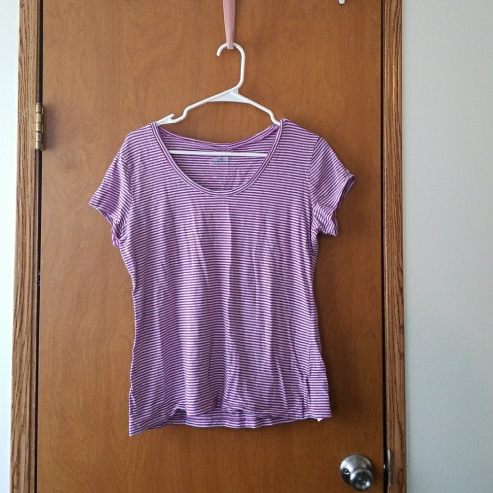 Basic Pattern T-Shirts - Picture 3 of 4